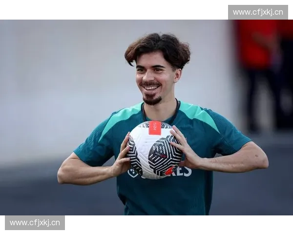 皇马4号坐镇中场核心引领球队攻防节奏再现银河战舰辉煌风采